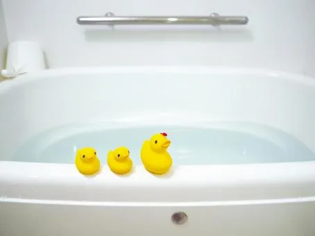 湯船とあひるのおもちゃ