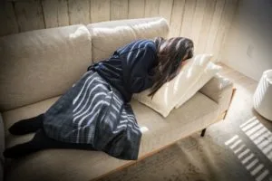 悩みを抱える女性
