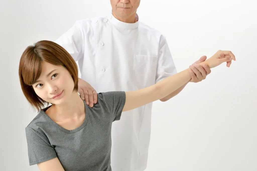施術を受ける女性