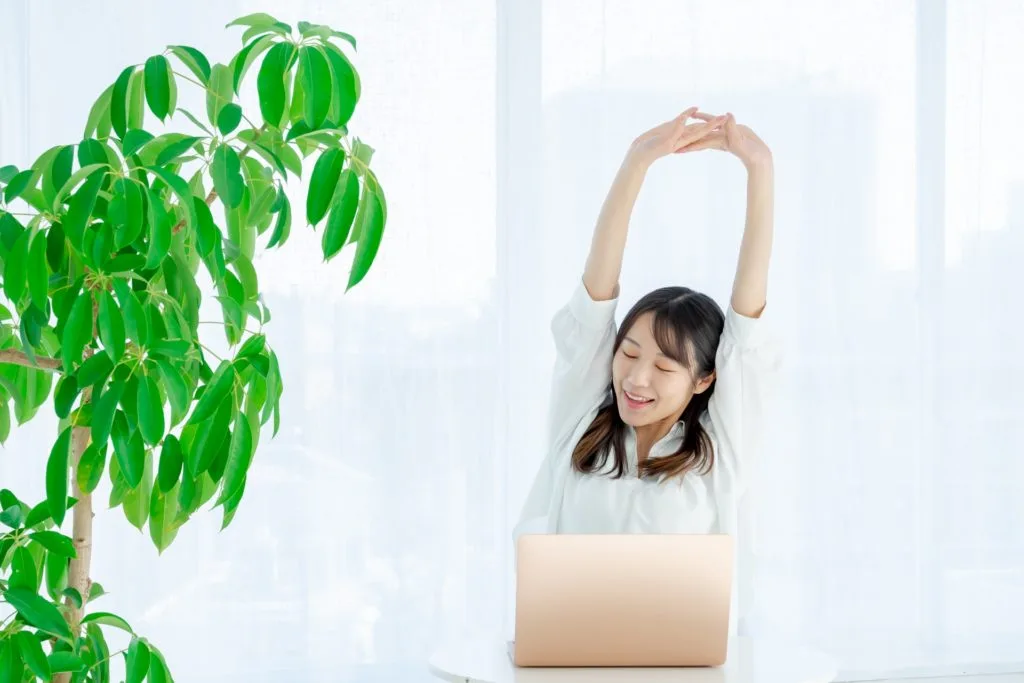 PC業務中のストレッチ