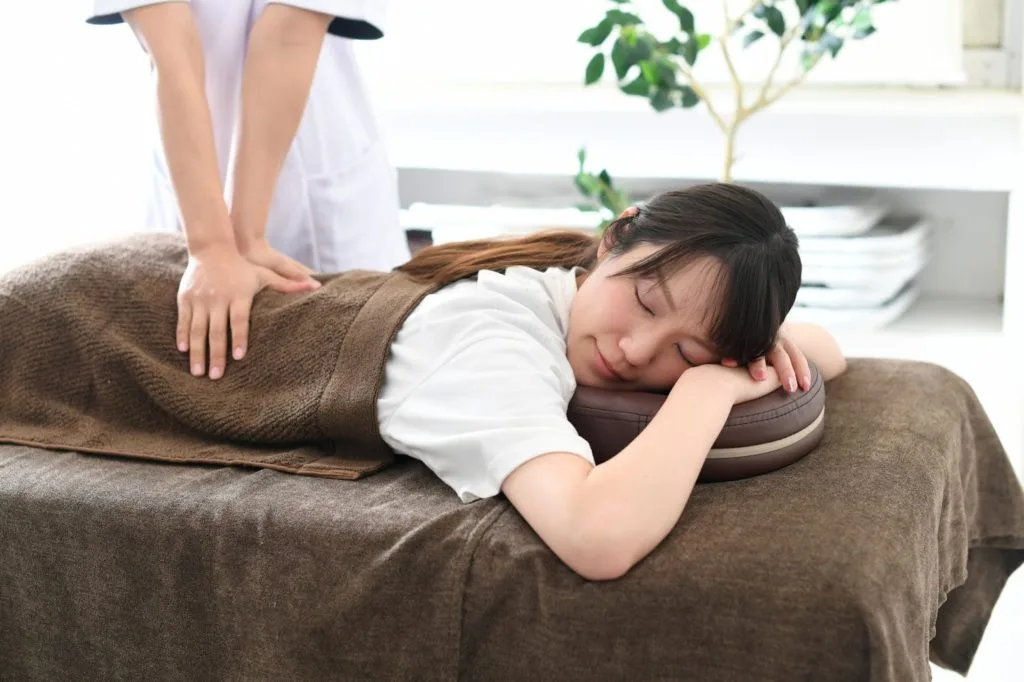 施術中