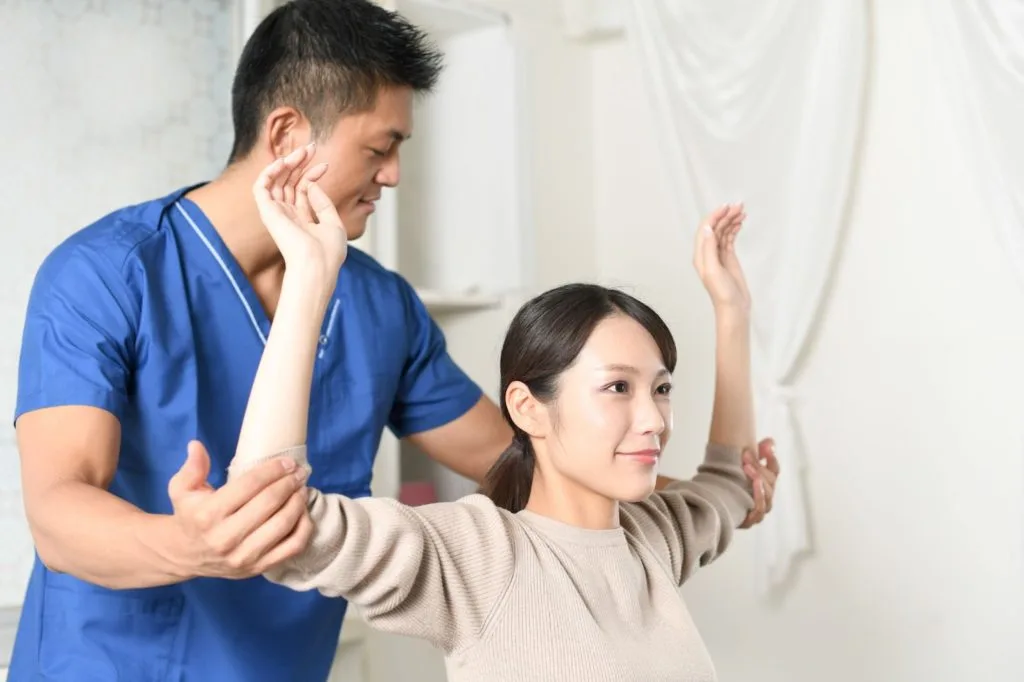 整体を利用する女性